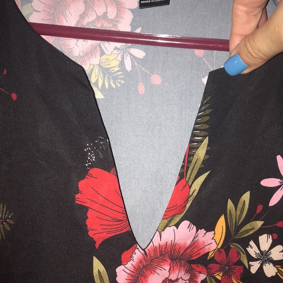 ✅Shein Floral Open V Neck Blouse - Picture 2 of 7